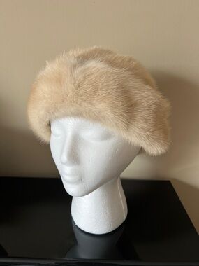 VINTAGE Mink Hat • Simpson’s • Ivory Blonde • Soft Luxury